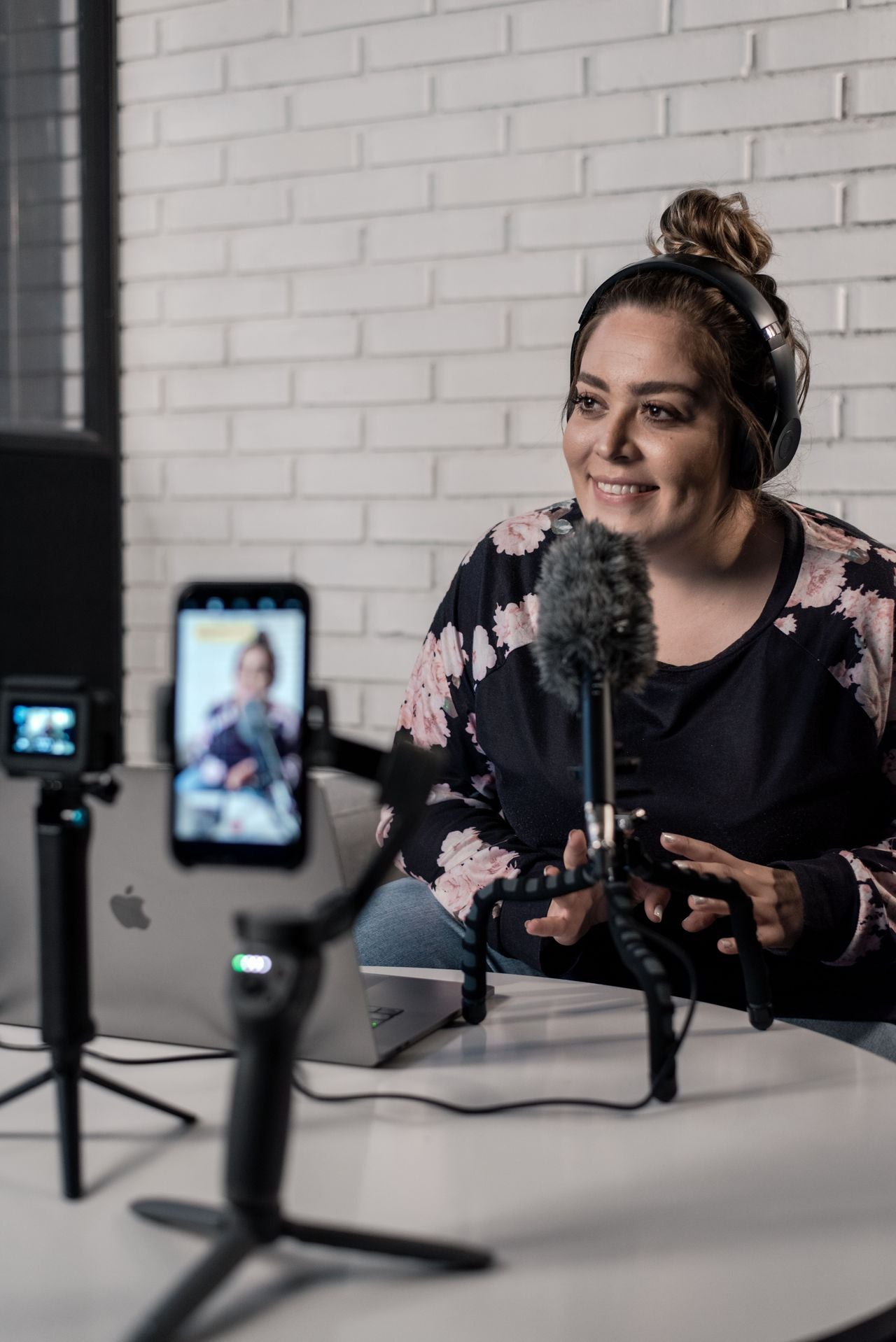 The Ultimate Content Creator Setup Guide: Best Microphones, Cameras, Headphones & Smart Tech for 2026
