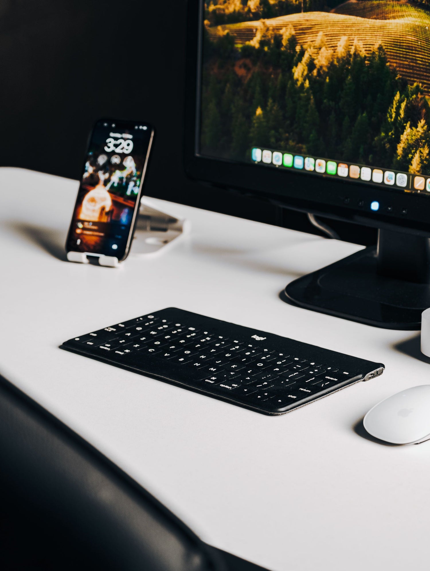 Build a More Productive Workspace: The Best Computer Accessories & Phone Mounts for 2026